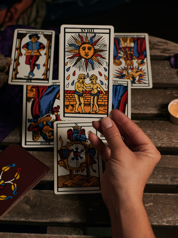 1-on-1 coaching and tarot reading sessions offered by Wise Path Tarot